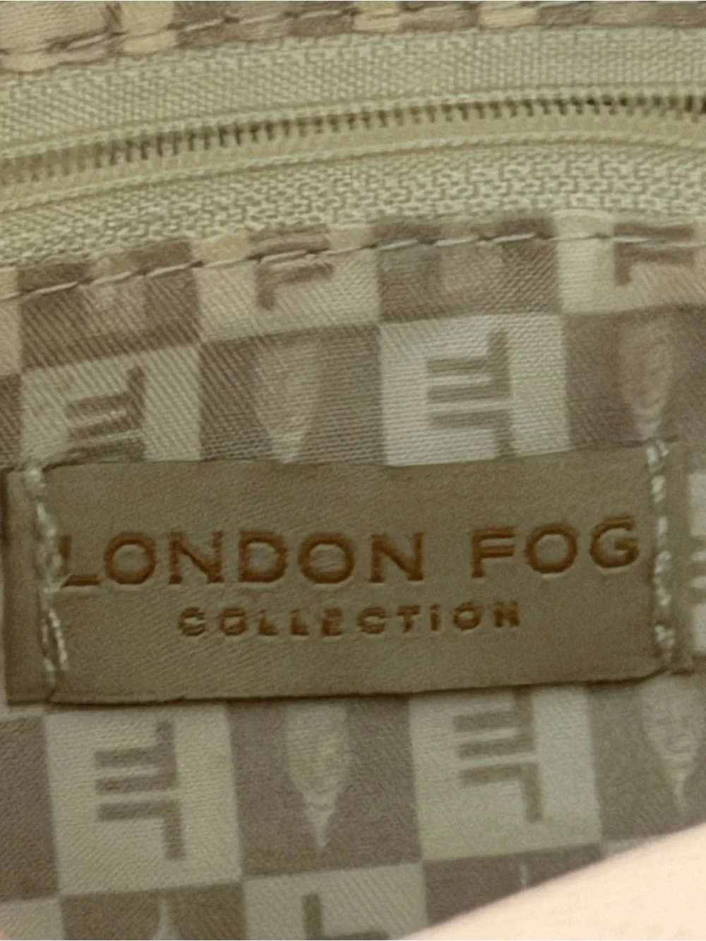 London Fog Pink Pebbled Cosmetic Case